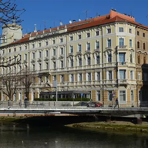 https://rooms-apartments-infinity.primorje-gorskikotar.com