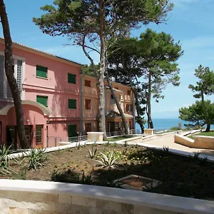 https://apartments-punta-veli-losinj.primorje-gorskikotar.com