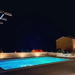 Apartment Zaja