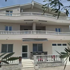 https://apartments-vidovic-sveti-petar.hotelinzadar.com